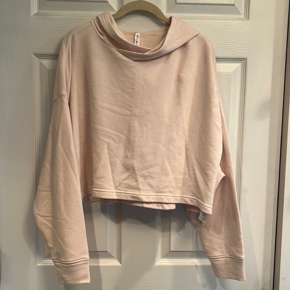 Fabletics brand size M pullover crop length hoodie - Picture 1 of 4